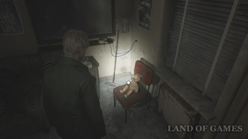 The hand in the director's office in Silent Hill 2 Remake: how to find all the bracelets and solve the riddle