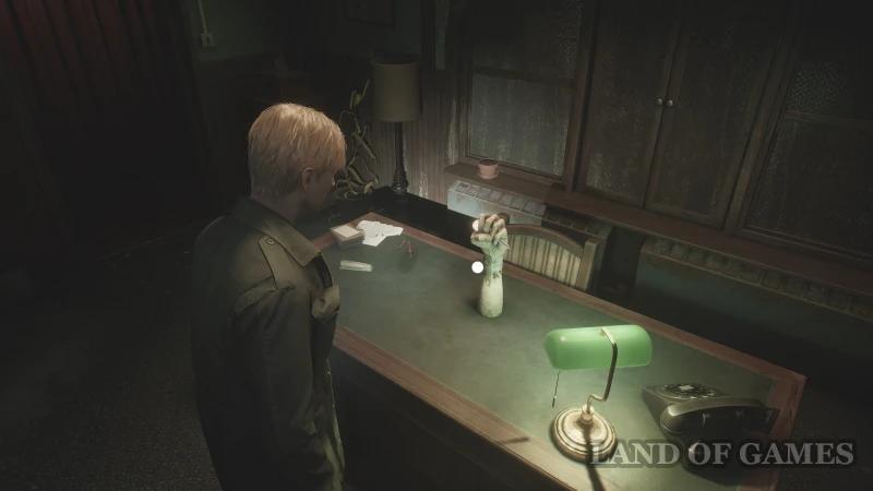 The hand in the director's office in Silent Hill 2 Remake: How to find all the bracelets and solve the riddle